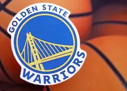 Curry 35 ponttal vezette a Warriorst, nagy fordítás a play-inben