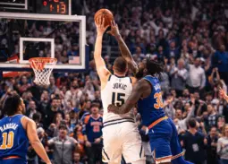Káosz és dráma az NBA-ben: Jokic fordított, rekord született, hajszálon múlt a Knicks sikere