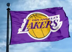 LeBron Jamesék a kiesés szélén, a Lakers az életéért játszik