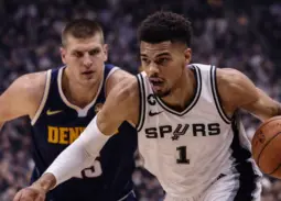 Élőben: a Spurs még vezet, de a Denver már ott lohol a nyakán