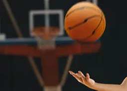 Dončić és Jalen Williams is kihagyja a Lakers–Thunder első meccsét
