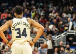 Giannis Bostonba tart? Egyre több jel utal arra, hogy a Celtics beszállhat a versenybe
