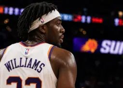 A Suns nem robbant, hanem kitart a terve mellett, Mark Williams is marad Phoenixben