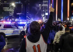 A Knicks történelmi fordítása után elszabadultak az indulatok New Yorkban